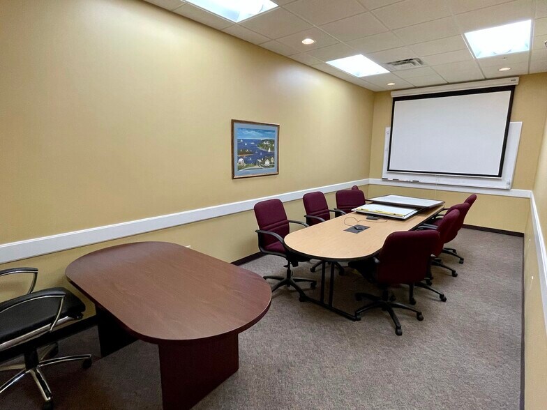 More Photos Of 45 Commerce Dr, Augusta Office For Lease