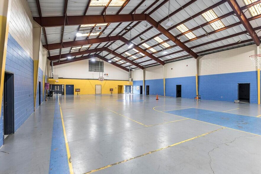 More Photos Of 2270 Shurling Dr, Macon-Bibb Religious Facility For Sale