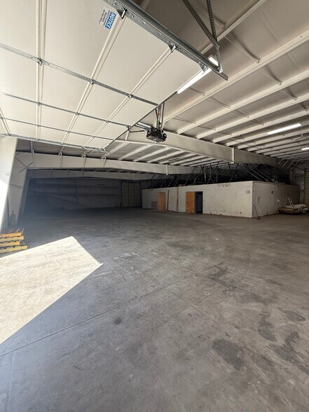 More Photos Of 3450 Fillmore Ridge Hts, Colorado Springs Warehouse For Lease