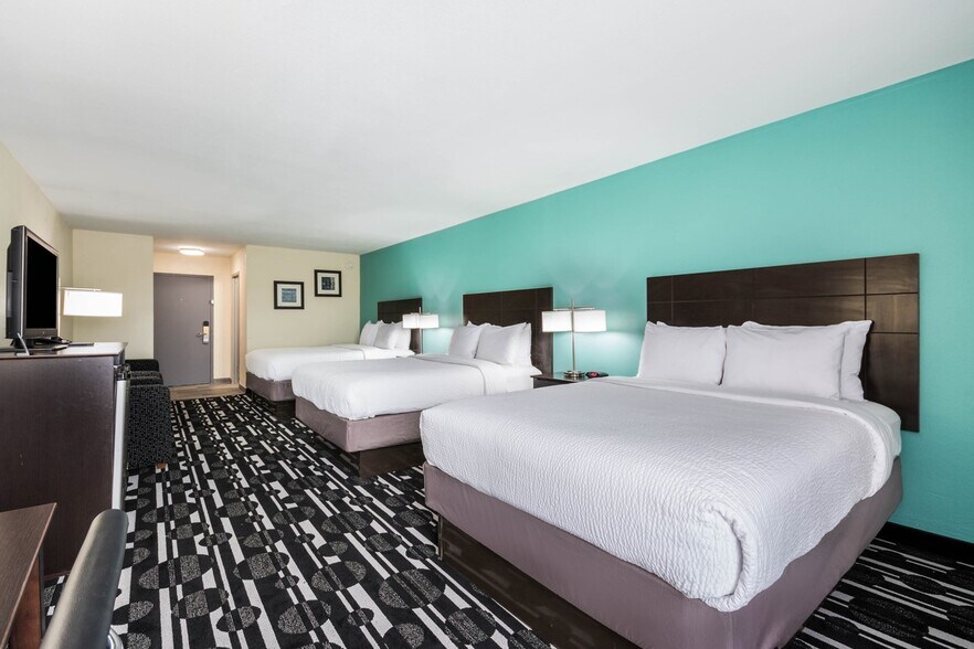More Photos Of 2001 E Reno Ave, Oklahoma City Hotel For Sale