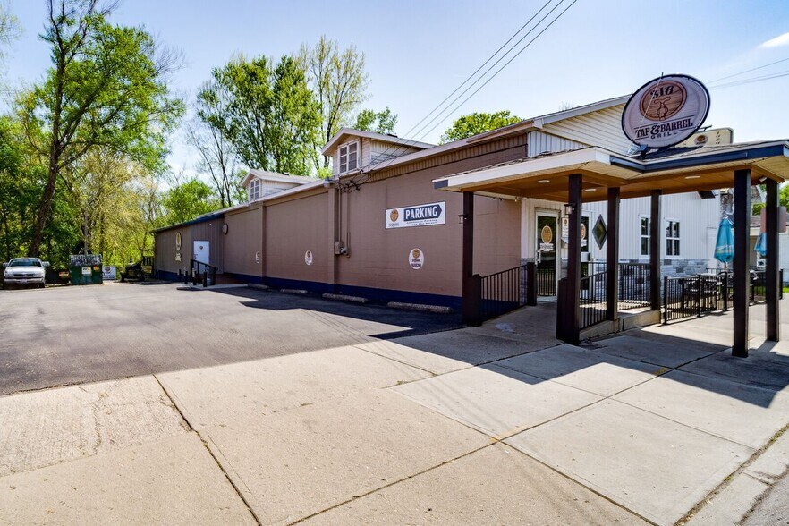 More Photos Of 108-111 W Main St, Medway Restaurant For Sale