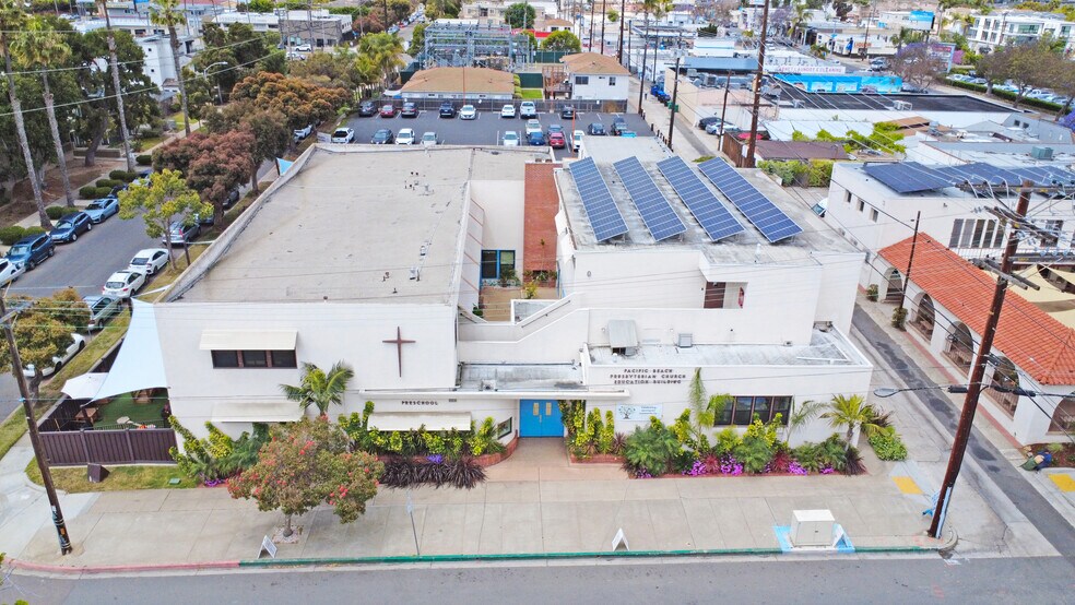 More Photos Of 1675 Garnet Ave, San Diego Schools For Lease