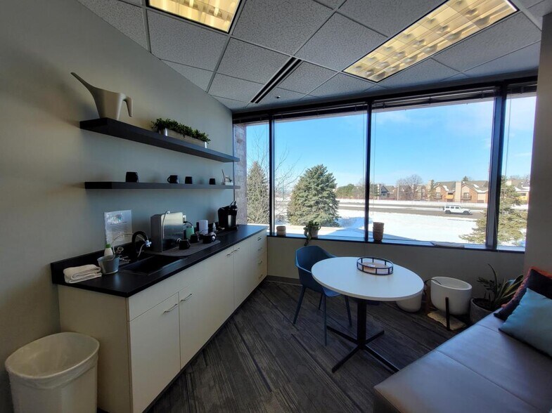 More Photos Of 11455 Viking Dr, Eden Prairie Medical For Lease