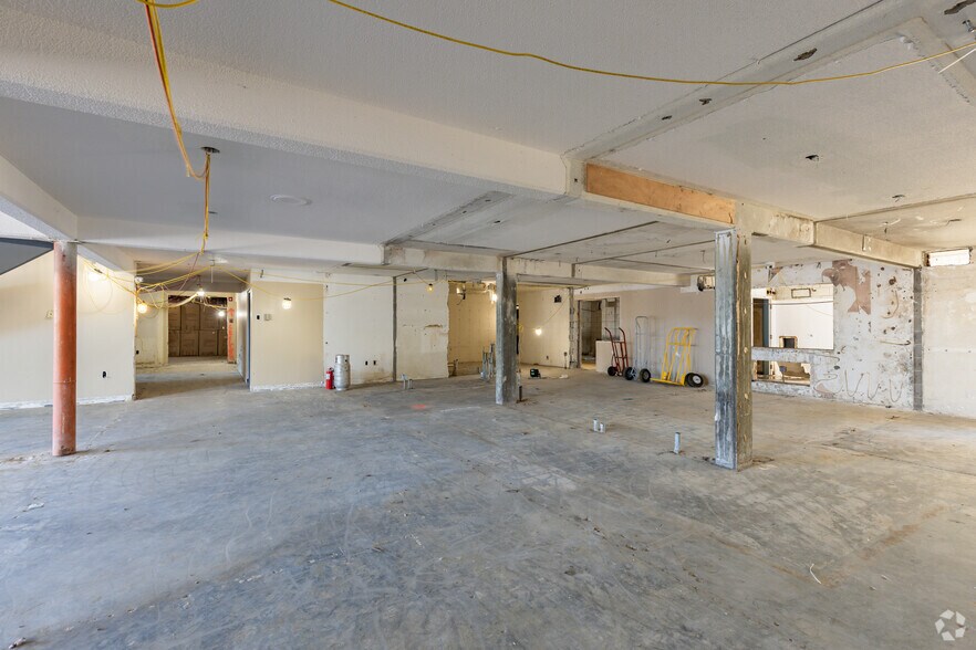 More Photos Of 950 J Clyde Morris Blvd, Newport News Hotel For Sale