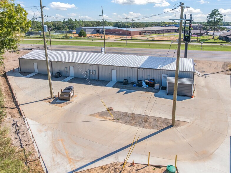 More Photos Of 15996 Highway 80, Edgewood Flex For Sale