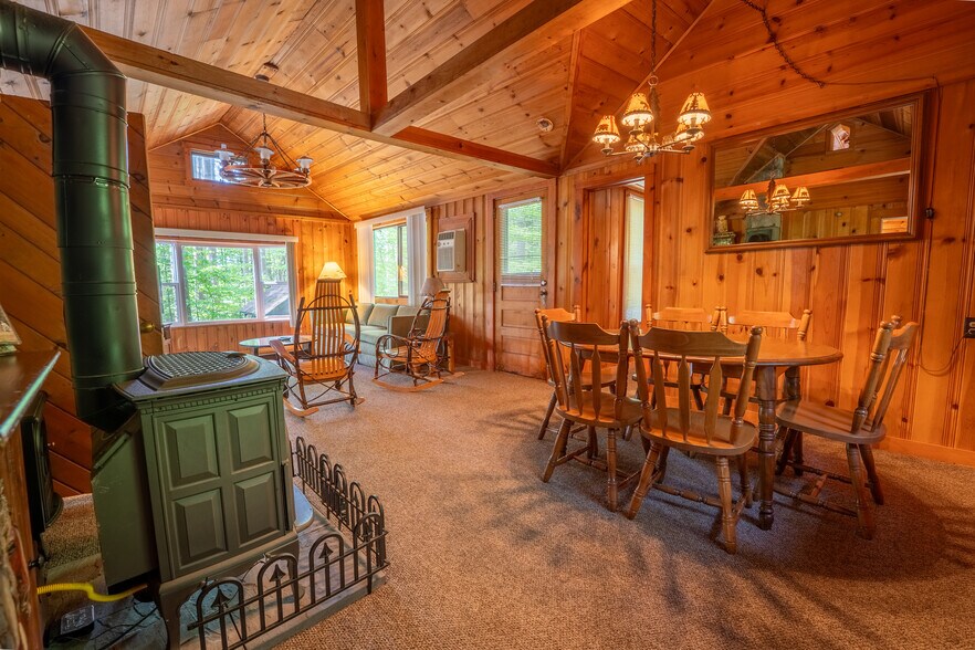 More Photos Of 224 N Shore Rd, Hadley Hotel For Sale