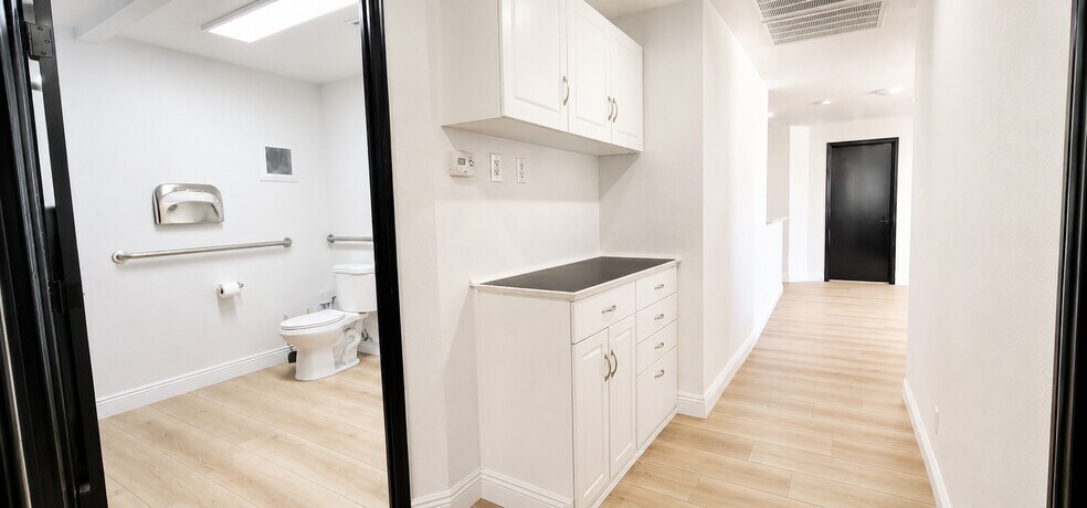 More Photos Of 4516 W Charleston Blvd, Las Vegas Freestanding For Sale
