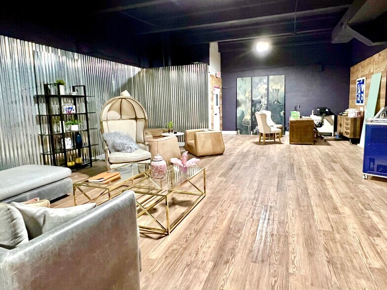 More Photos Of 3221-3273 NW 7th Ave, Miami Flex For Lease