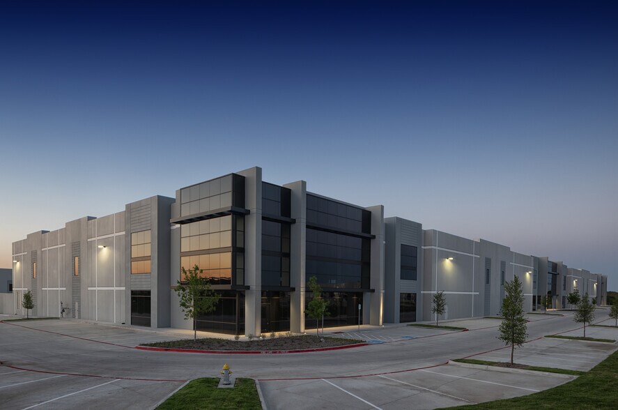 More Photos Of 8220 Merritt Rd, Rowlett Industrial For Sale