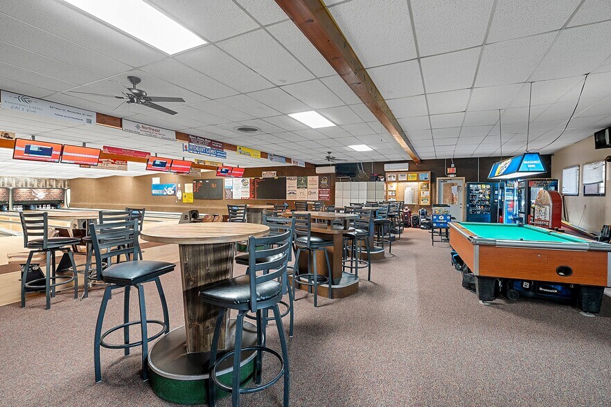 More Photos Of 326 Main St, Wausaukee Bowling Alley For Sale