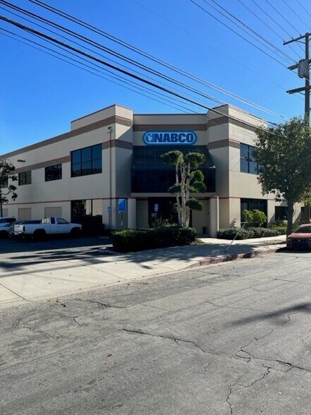 Primary Photo Of 2870 Ontario St, Burbank Light Distribution For Lease