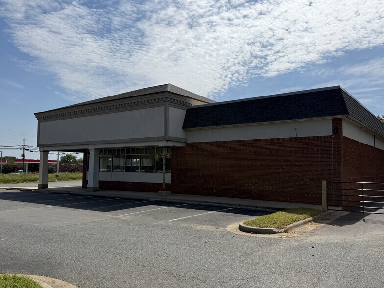 More Photos Of 4300 Old Monroe Rd, Indian Trail Drugstore For Lease