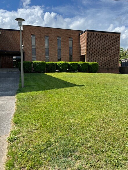 More Photos Of 200 E Fudge St, Covington Specialty For Sale