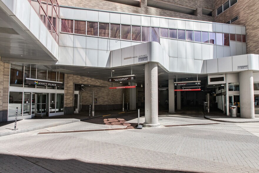 More Photos Of 431 S 7th St, Minneapolis Office Residential For Lease