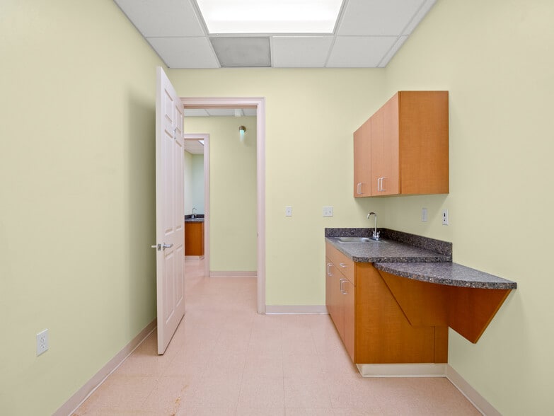 More Photos Of 336 N Babcock St, Melbourne Medical For Sale