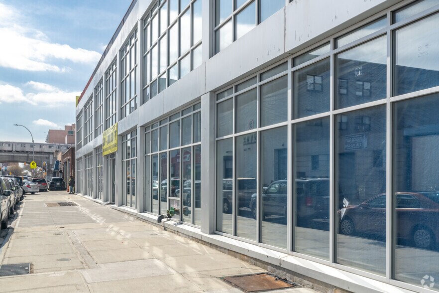 More Photos Of 4322 36th St, Long Island City Office For Lease