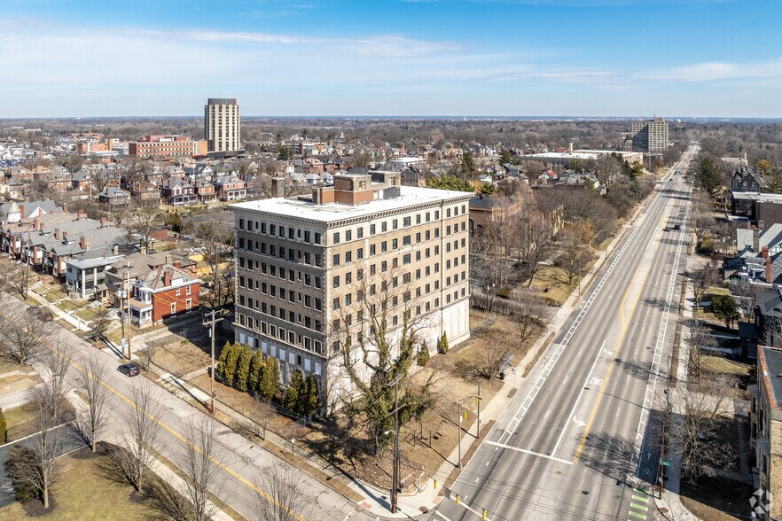 More Photos Of 1312 E Broad St, Columbus Apartments For Sale