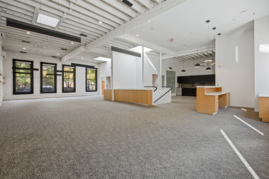 More Photos Of 220-228 SW 1st Ave, Portland General Retail For Sale