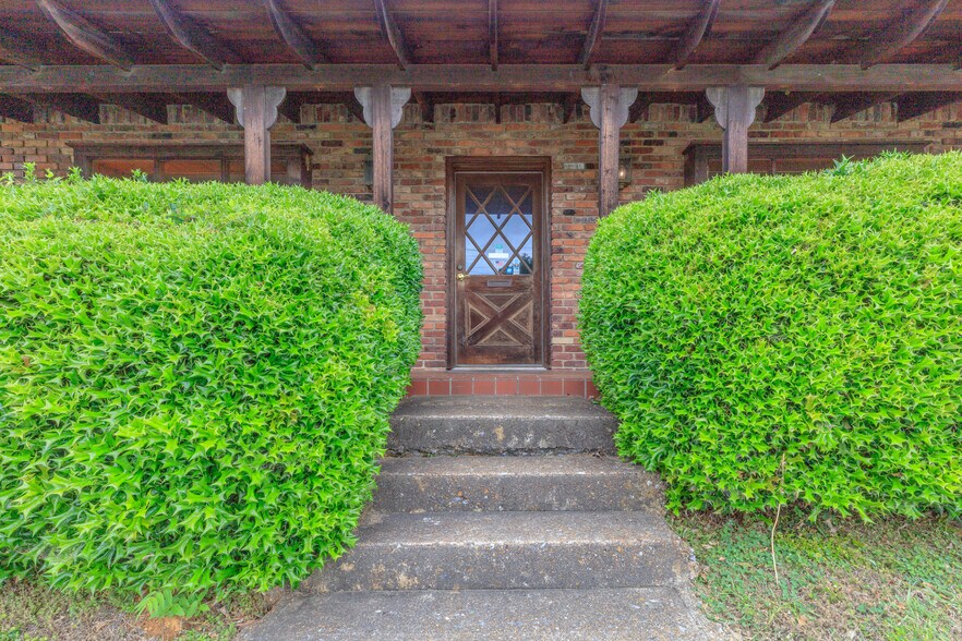 More Photos Of 4135 Hixson Pike, Chattanooga Office For Sale