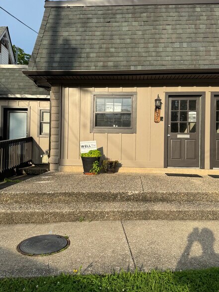 More Photos Of 105 Crescent Ave, Louisville Specialty For Lease