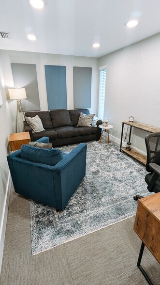 More Photos Of 905 S Missouri Ave, Lakeland Coworking Space