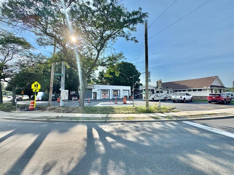 Primary Photo Of 554 Route 111, Hauppauge Storefront Retail Office For Sale
