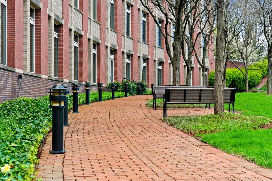 More Photos Of 2000 Duke St, Alexandria Office For Sale