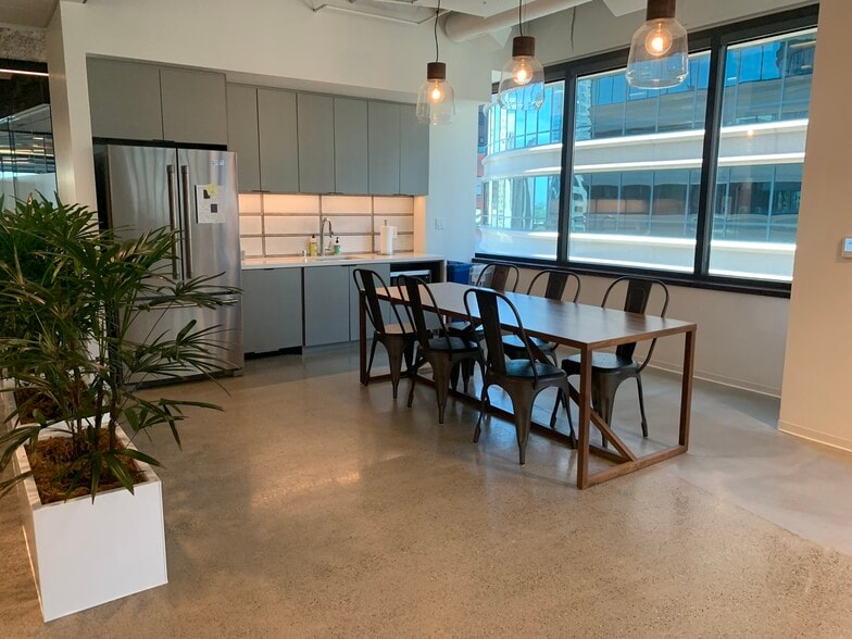 More Photos Of 100 S 5th St, Minneapolis Office For Lease