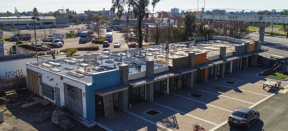 Primary Photo Of 610-646 Hegenberger Rd, Oakland Unknown For Lease