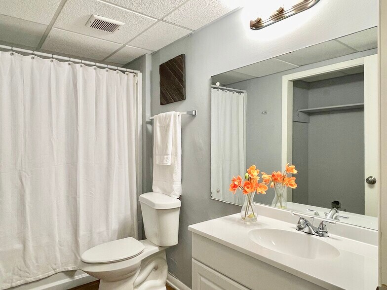 More Photos Of 11 Eumar Ct NW, Center Point Apartments For Sale