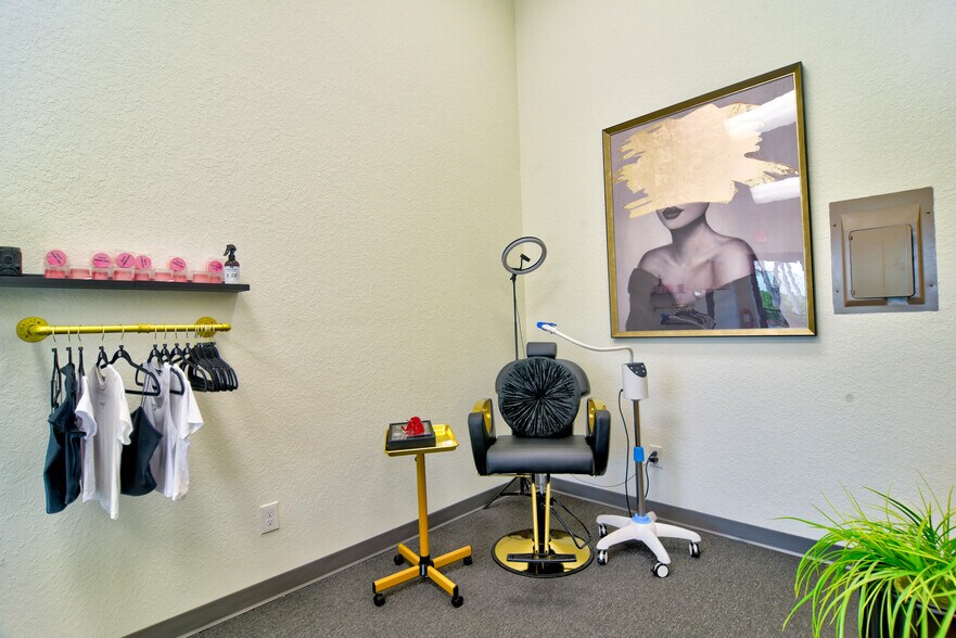 More Photos Of 4500 140th Ave N, Clearwater Unknown For Lease