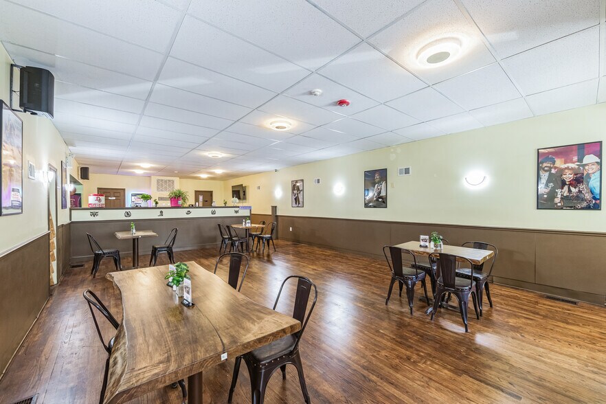 More Photos Of 211 Main St, Royersford Bar For Sale
