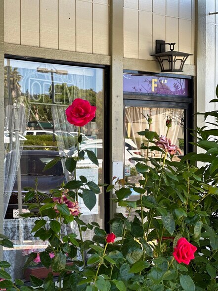 More Photos Of 670 Gregory Ln, Pleasant Hill Storefront For Lease