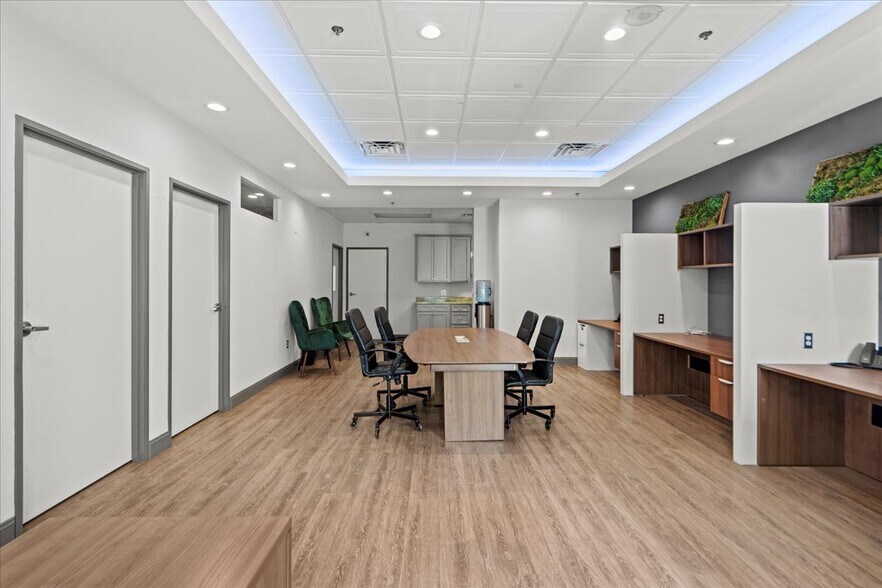 More Photos Of 30 Sherwood Ln, Fairfield Warehouse For Lease
