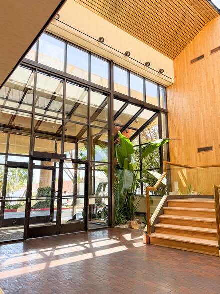 More Photos Of 101 Hospital Loop NE, Albuquerque Medical For Sale