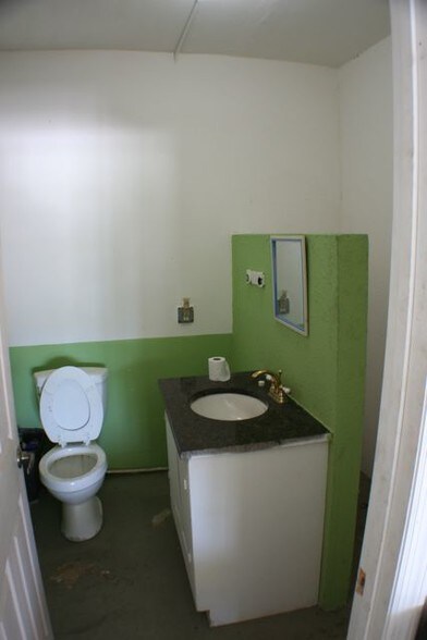 More Photos Of 18324 E Colonial Dr, Orlando Auto Dealership For Sale