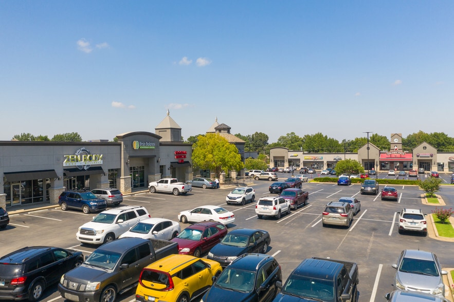 More Photos Of 6006-6040 S Yale Ave, Tulsa Unknown For Lease