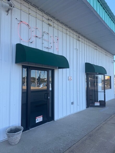 More Photos Of 136 Butler Ln, Hot Springs General Retail For Lease