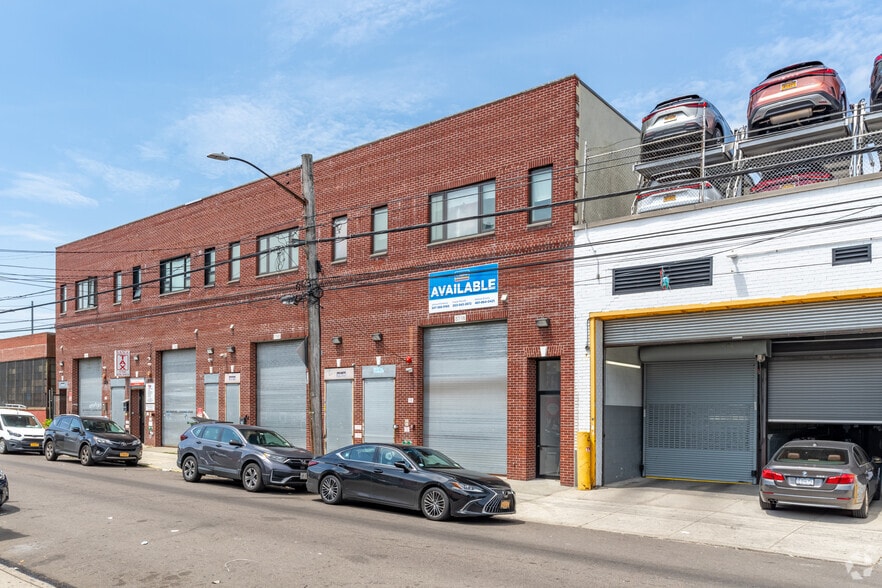 More Photos Of 3718 57th St, Woodside Distribution For Sale