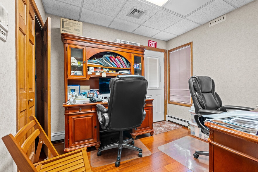 More Photos Of 4546 Hylan Blvd, Staten Island Medical For Sale