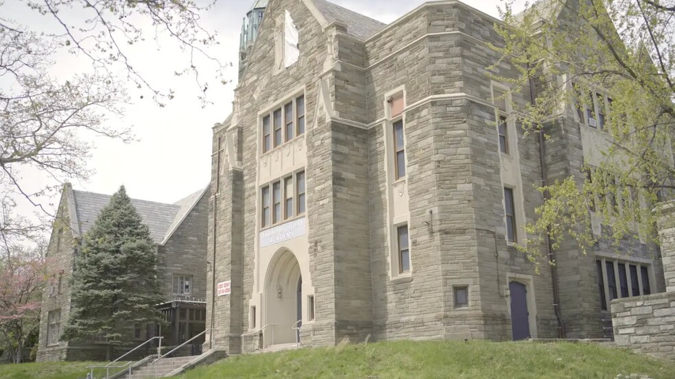 More Photos Of 401 E Roosevelt Blvd, Philadelphia Religious Facility For Lease