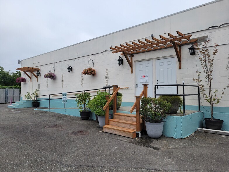 More Photos Of 114 N Lewis St, Monroe Freestanding For Lease