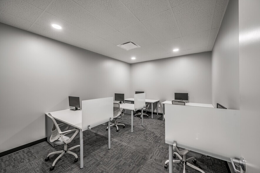 More Photos Of 21755 N I-45 Fwy, Spring Flex For Sale