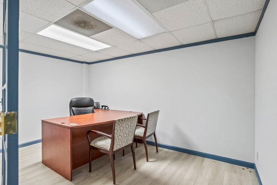 More Photos Of 1376 N 4th St, San Jose Light Distribution For Sale