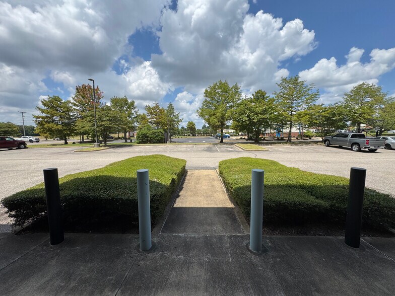 More Photos Of 6379 Goodman Rd, Olive Branch Unknown For Lease