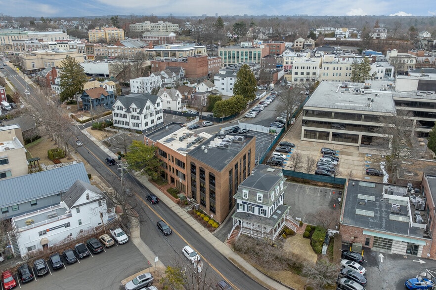 More Photos Of 73 Arch St, Greenwich Office For Lease