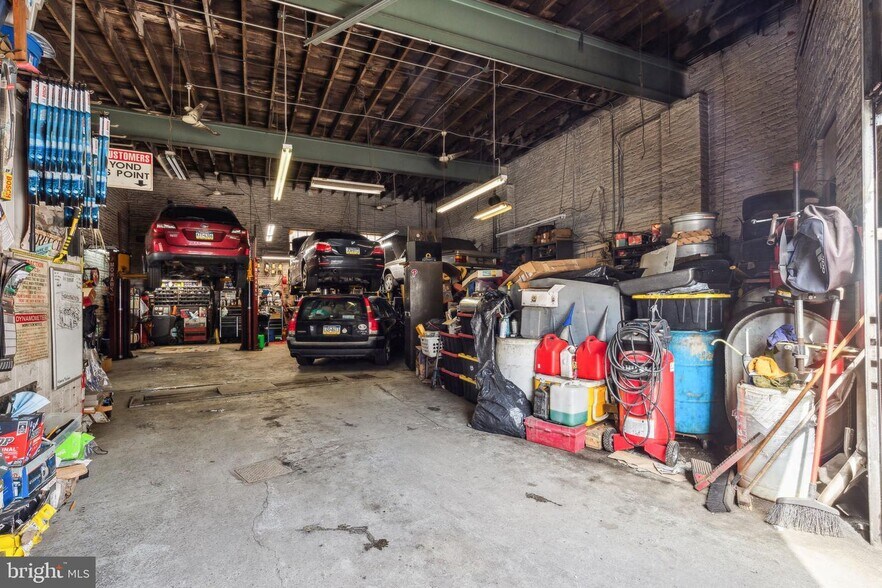 More Photos Of 825-29 Aramingo ave, Philadelphia Service For Sale