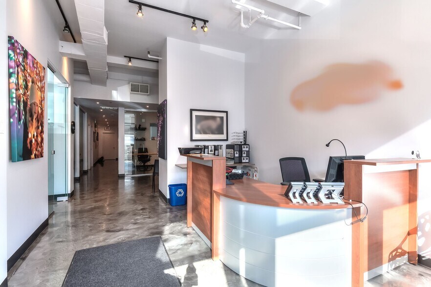 More Photos Of 4215 Rue D'iberville, Montréal Office For Lease
