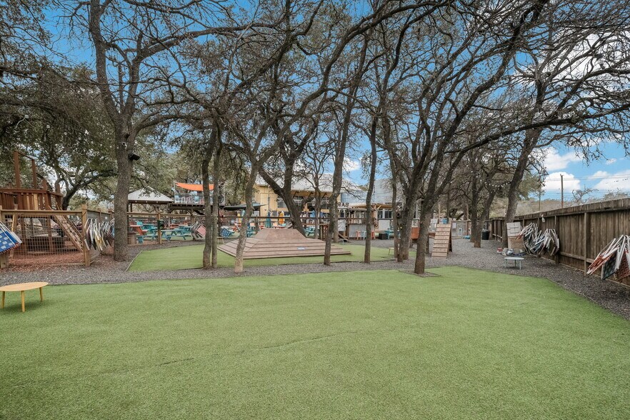 More Photos Of 13838 Jones Maltsberger Rd, San Antonio Restaurant For Sale