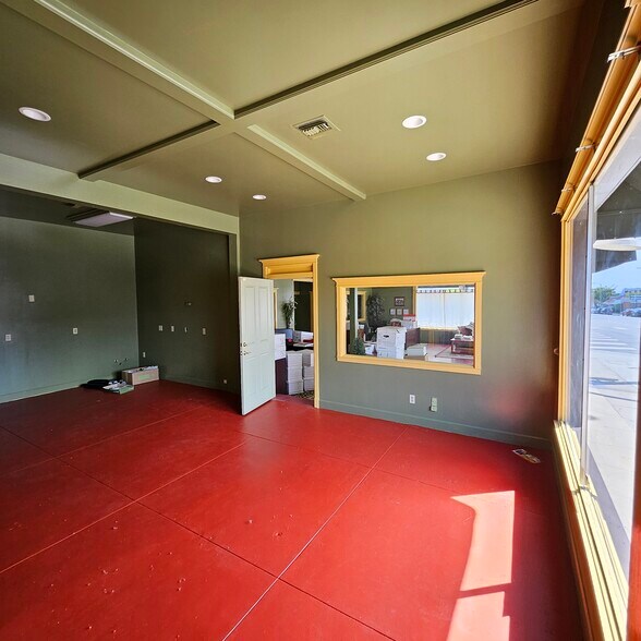 More Photos Of 800-810 W 9th St, San Pedro Office For Sale